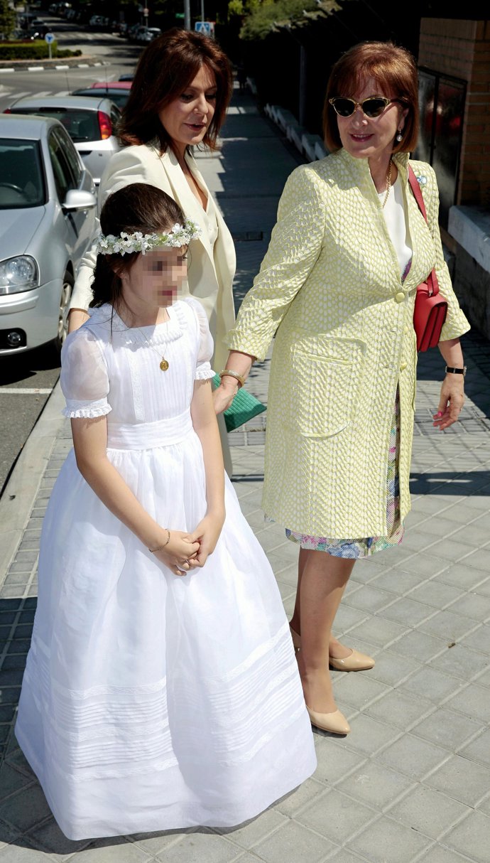 Comunión de la hija de Nuria González y Fernando Fernández Tapias