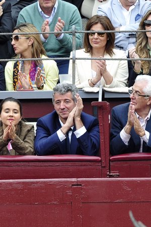 Nuria González en los toros días después de la comunión de su hija