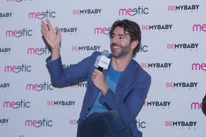 Eduardo Noriega  en la Masterclass de seducción de Meetic y Bemybaby films