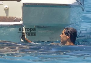 Rafa Nadal se sumerge en las aguas de Ibiza