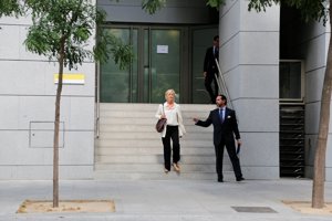 Ana Duato y su abogado Enrique Molina