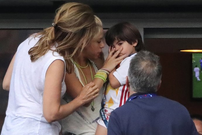 SHAKIRA CON MILAN Y SASHA