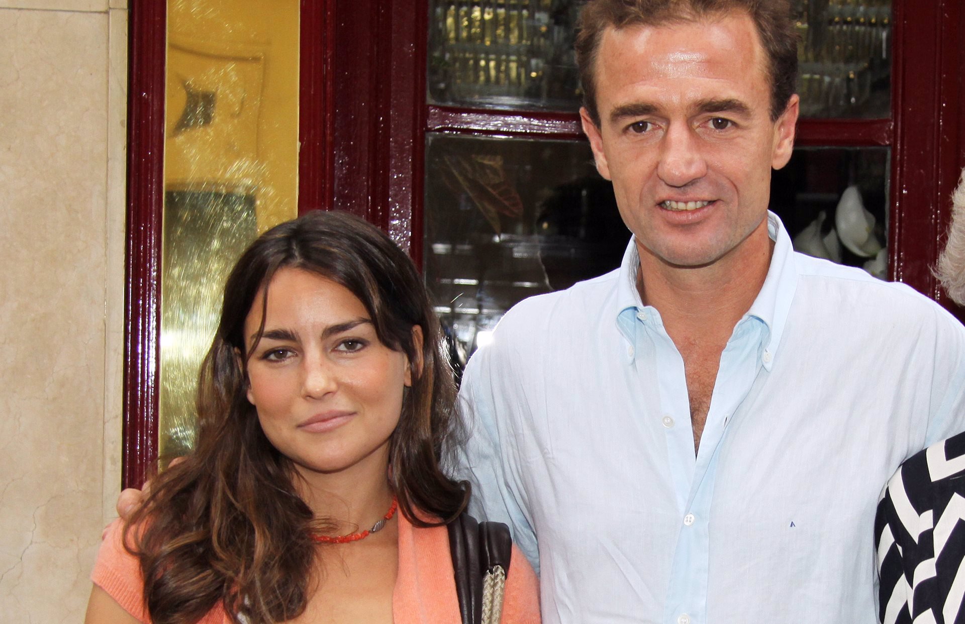 Alessandro Lequio posa con su mujer María Palacios esperando que van a ser papás 