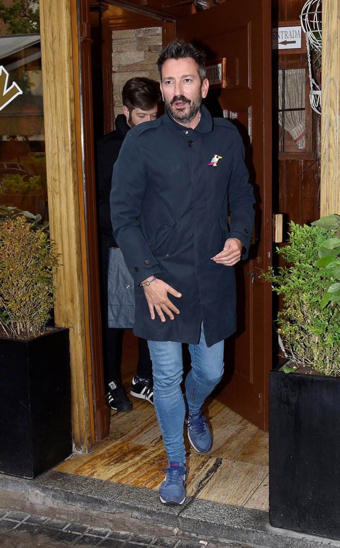 Raúl Valldeperas y Chenoa comen con Rocío Carrasco y Fidel Albiac a dos tres meses de su boda