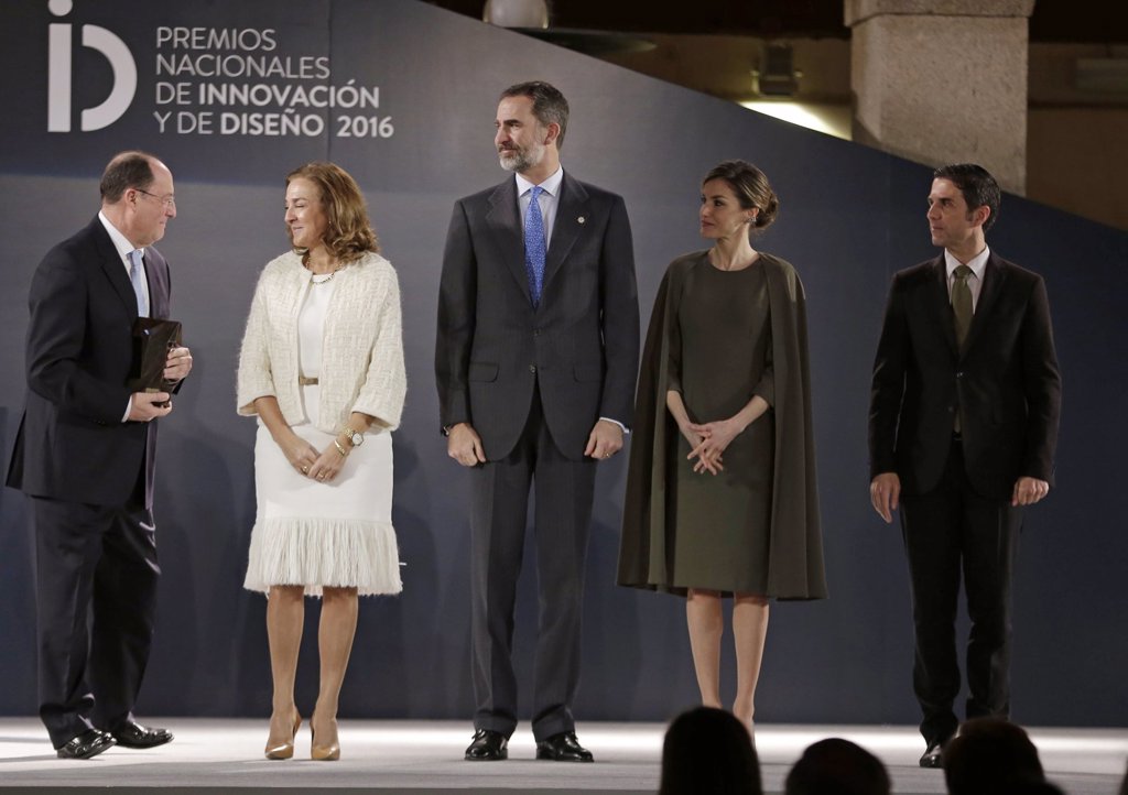 La Reina Letizia en los Premios Nacionales de Innovación y Diseño con ...