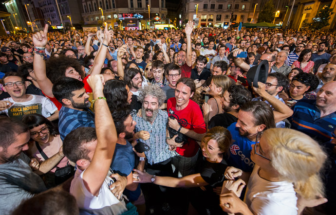 Smile,  Mikel Erentxun,  León Benavente en concierto