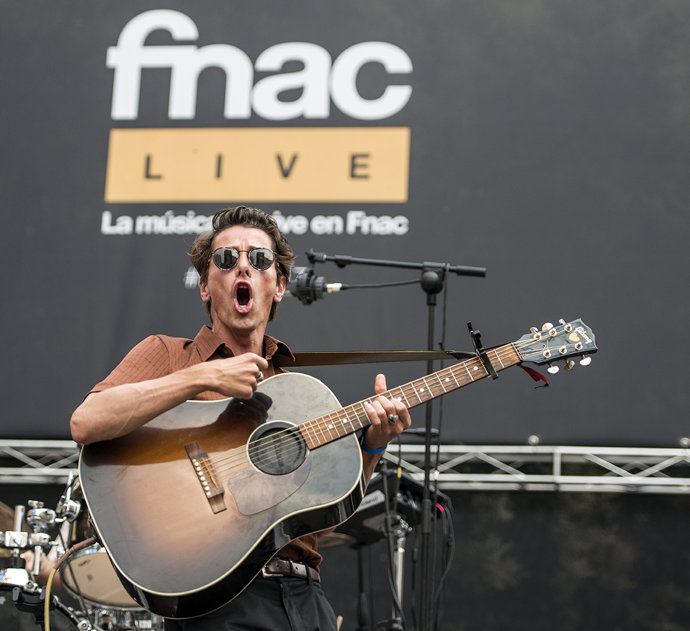 Smile,  Mikel Erentxun,  León Benavente en concierto