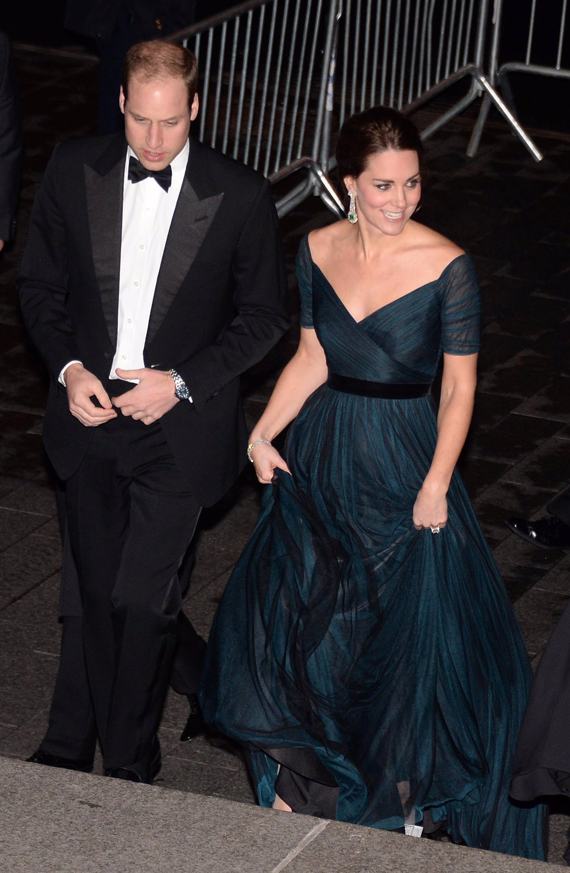 Kate Middleton con vestido verde intenso en 2014 embarazada de tres meses de Jenny Packhman