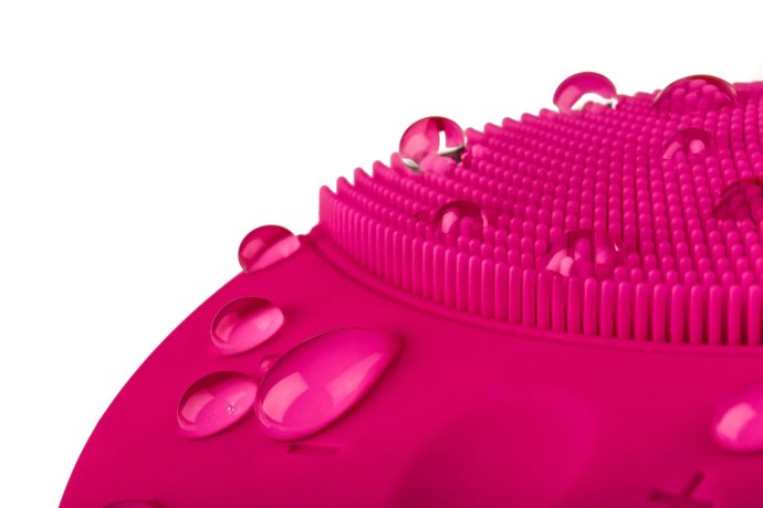 FOREO CEPILLO FACIAL IDEAL PARA DESMAQUILLAR. FOTO ZOOM DE UNA PARTE DE FOREO PARA VER LAS FIBRAS DE SILICONA