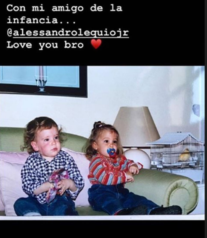 Alex Lequio con su prima Celia de pequeños, igual que Ana Obregón  Instagram