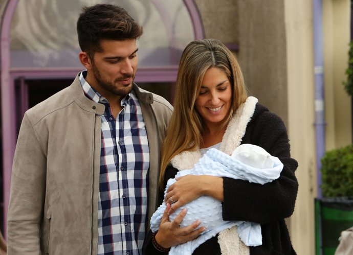 Cristian Toro y Susana Salmerón con su hijo Alejandro