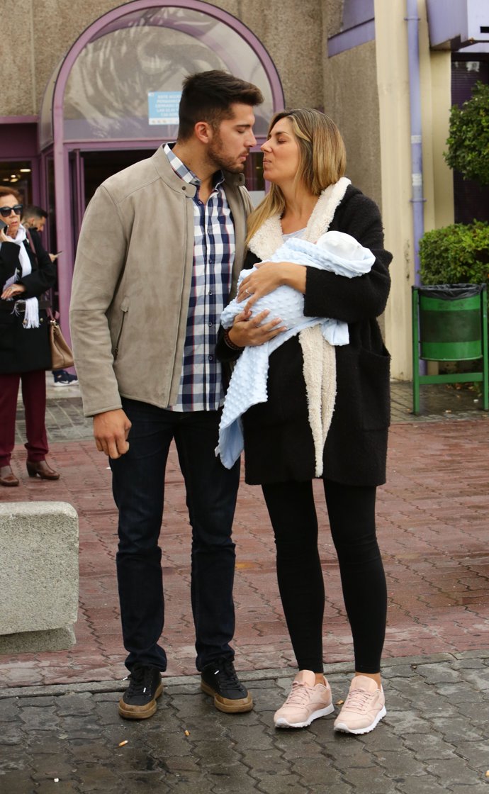 Cristian Toro y Susana Salmerón felices con su primer bebé