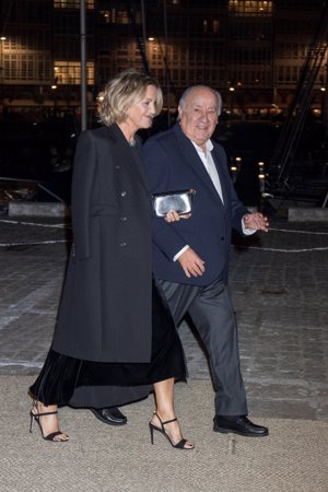 Amancio Ortega y su mujer Flora Pérez, felices en la boda de su hija Marta Ortega con Carlos Torretta, foto oficial