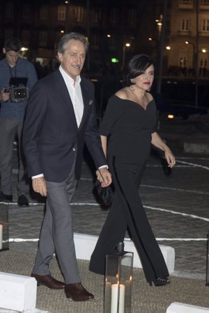 ROBERTO TORRETTA Y CARMEN ECHEVARRÍA EN LA BODA DE MARTA ORTEGA Y CARLOS TORRETTA EN EL NAÚTICO, FOTO OFICIAL