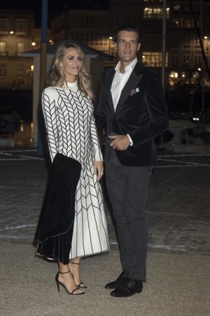 LAURA VECINO Y LUIS MEDINA  EN LA BODA DE MARTA ORTEGA Y CARLOS TORRETTA EN EL NAÚTICO, FOTO OFICIAL