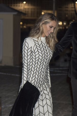 LAURA VECINO, ESPOSA DE LUIS MEDINA  EN LA BODA DE MARTA ORTEGA Y CARLOS TORRETTA EN EL NAÚTICO, FOTO OFICIAL