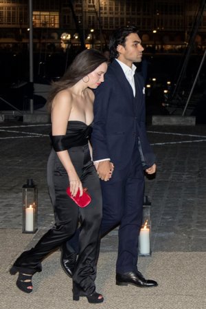 JORDAN JOY, HIJA DE BONO DE U2, CON SU NOVIO DIEGO OSSORIO  EN LA BODA DE MARTA ORTEGA Y CARLOS TORRETTA EN EL NAÚTICO, FOTO OFICIAL