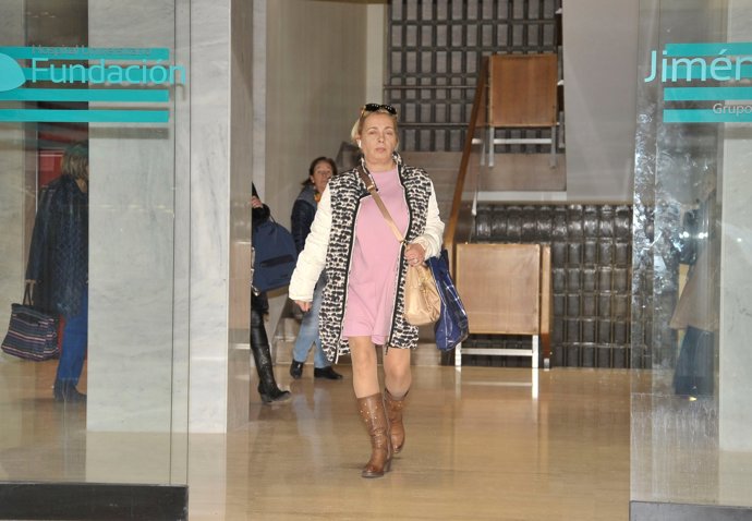 Carmen Borrego salió la primera y está muy pendiente de su hermana mayor, Terelu