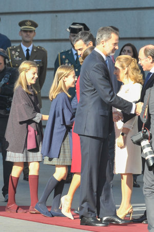 La Princesa Leonor y la Infanta Sofía, vestidas, 'iguales' por primera vez desde hace muchos años