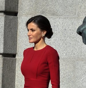 La elegancia de la Reina Sofía hace brillar también a la Reina Letizia