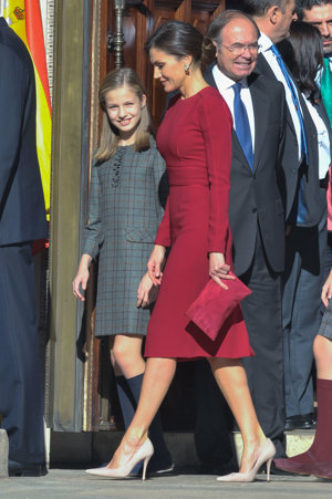 La Reina Letizia, Leonor y Sofía, siempre unidas y divertidas en los actos