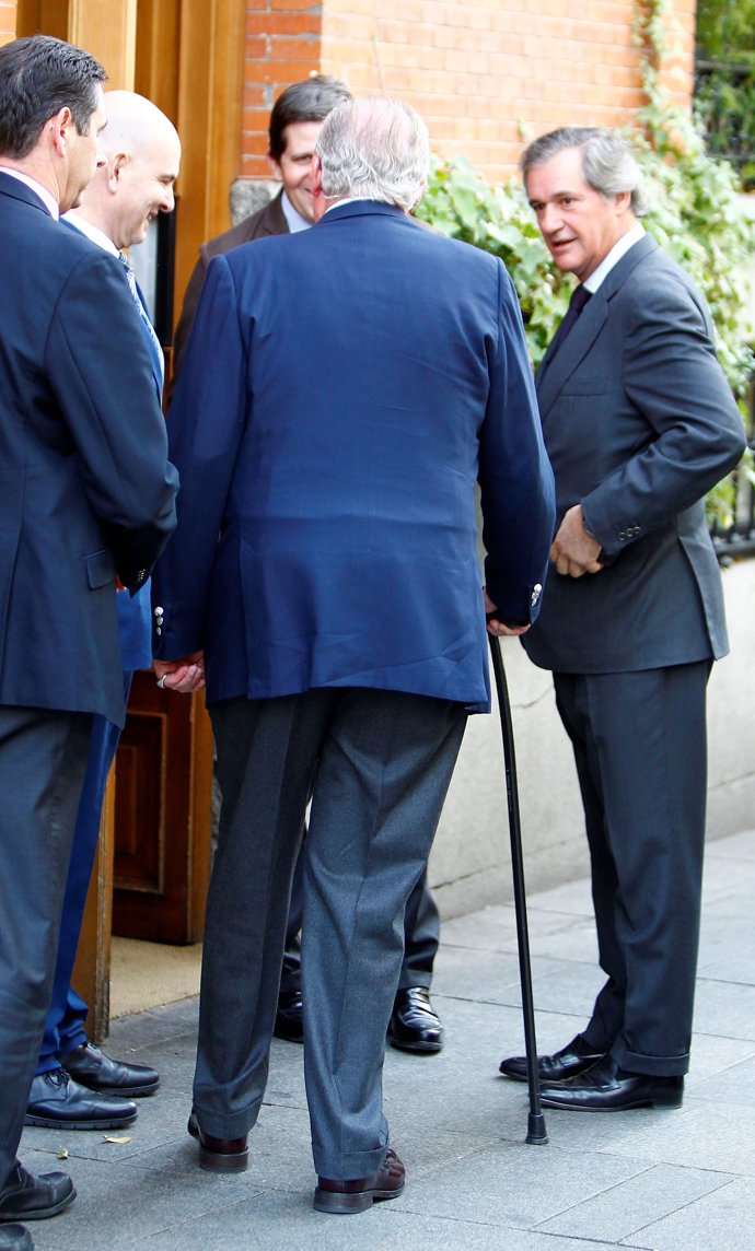 rey juan carlos comida navidad en madrid con amigos