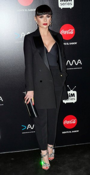 Mmiren Ibarguren con blazer de The 2nd Skin Co, pantalón Pedro del Hierro y body Intimissimi. Sandalias Joya de Jimmy Choo