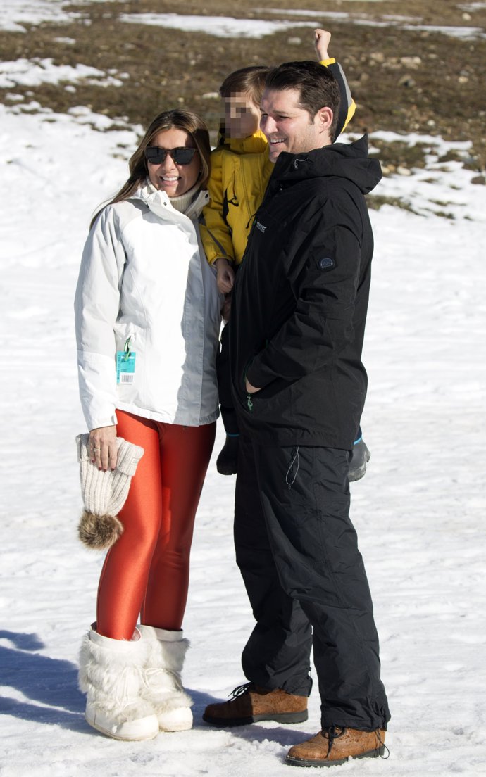 Silvia Casas y Manu Tenorio, una pareja feliz en la nieve