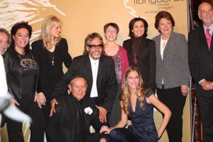 ELIO BERHANYER EN LOS PREMIOS_LLONGUERAS_EN_EL_TEATRO_REAL JUNTO AL PROPIO LLONGUERAS,  MARTINA KLEIN, ISABEL GEMIO...