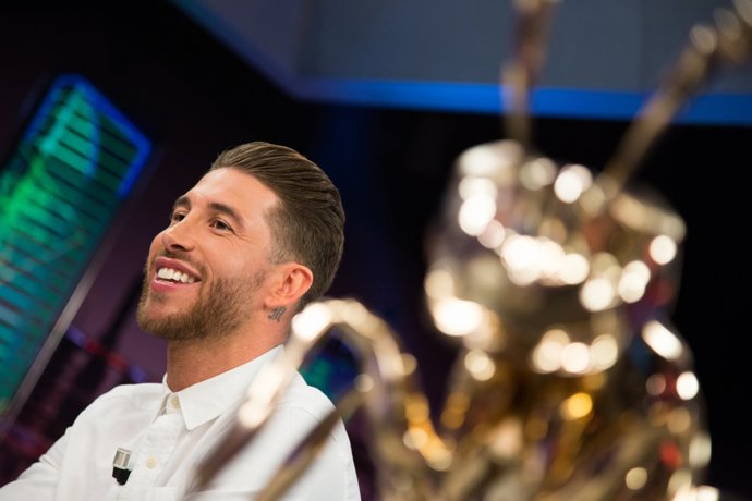sergio ramos el regala una hormiga a pablo motos el homiguero