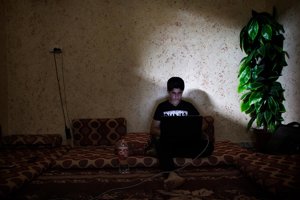 Miguel Bernardeau deja Élite para ayudar a jóvenes que sufren buylling y ciberacoso.  Campaña Unicef