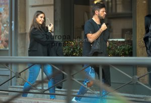 Pablo López pone fin a los rumores con Miriam Rodríguez en una comida con su novia