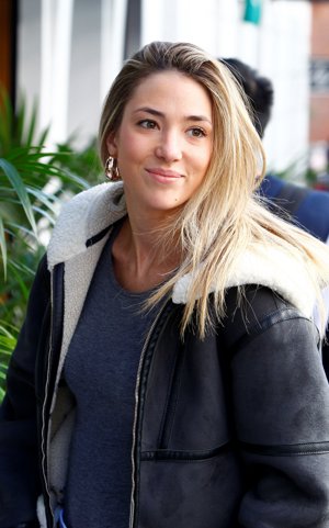 Alice Campello se deshace en mimos con sus bebés por Madrid