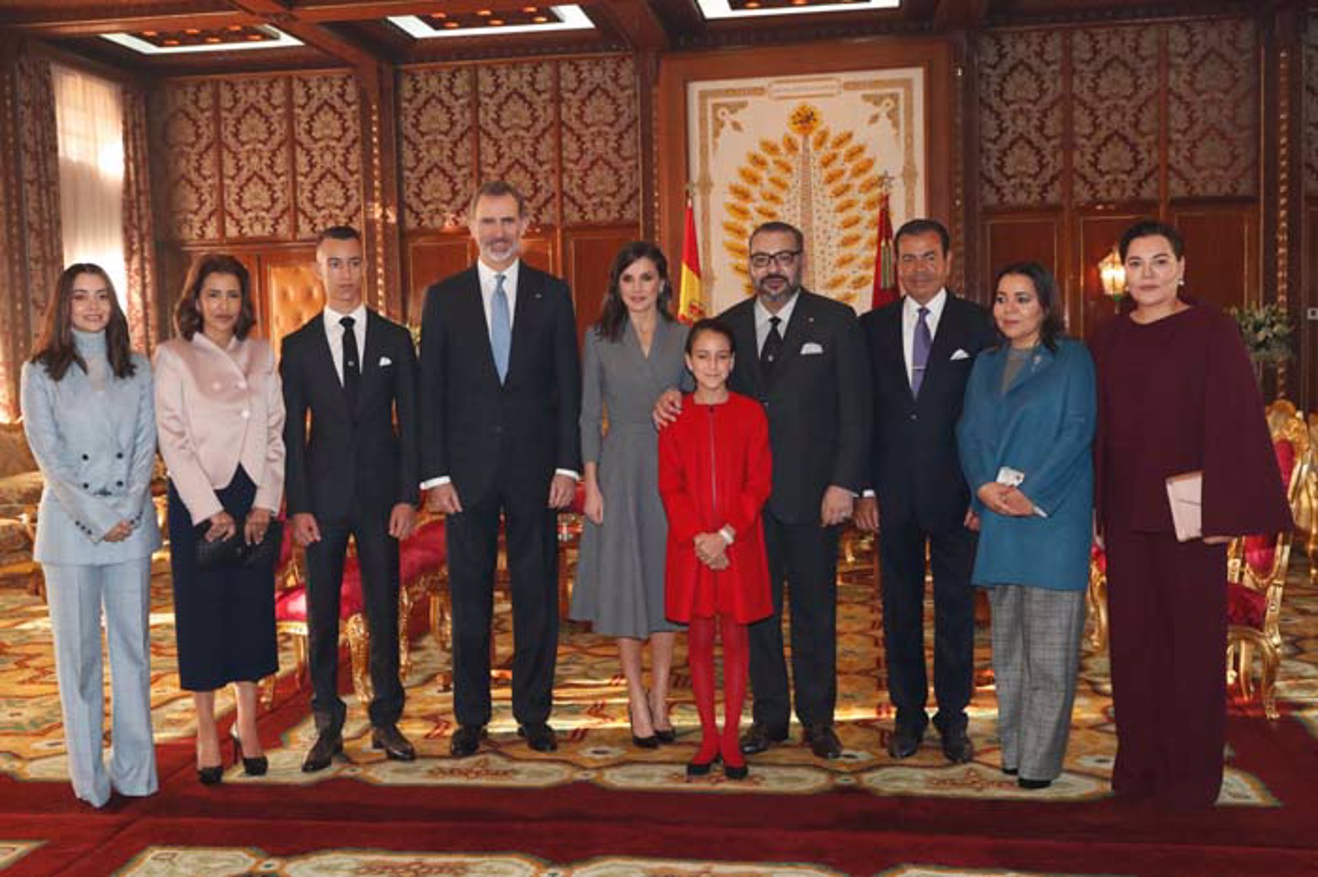 Reyes Felipe y Letizia en 2019 en Marruecos con toda la familia de Mohammed a excepción de Lalla Salma