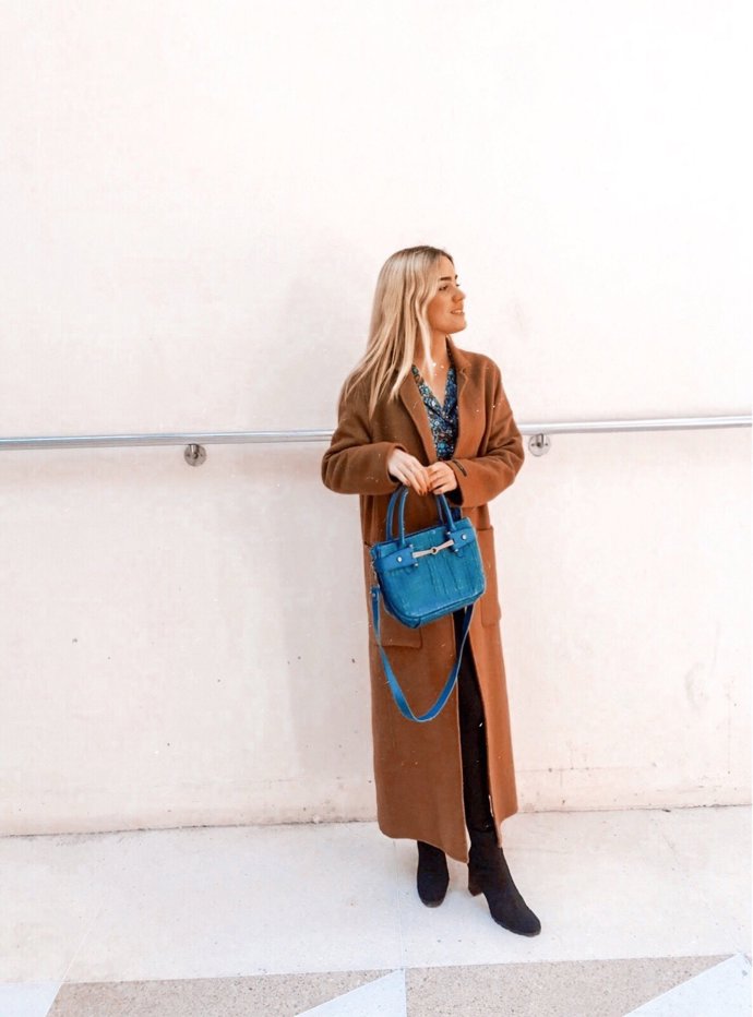 María Urbaneja con botas de agua rainproof en su día a día 