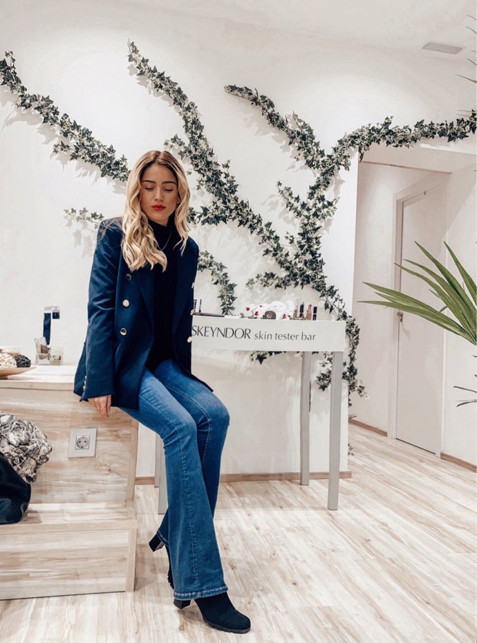 María Urbaneja con botas rainproof para los días de lluvia y los días de sol