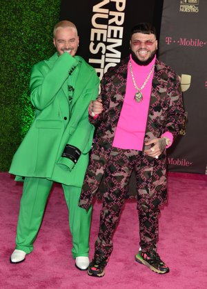 Farruko y J Balvin en la alfombra de los premios Lo Nuestro 2019
