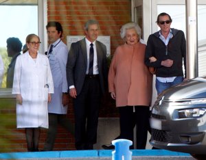 La Infanta Doña Pilar recibe el alta hospitalaria