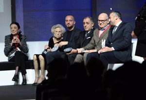 La Reina Letizia junto a Cuca Solana y Mercedes Junco