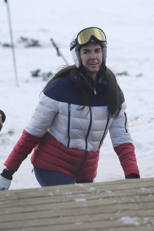 Ana Encinas, una guapa novia, que desafió a su propia boda, esquiando el día previo