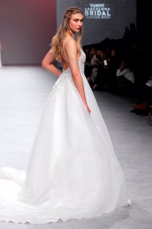 María Salas arrasa en la Valmont Barcelona Bridal Fashion Week