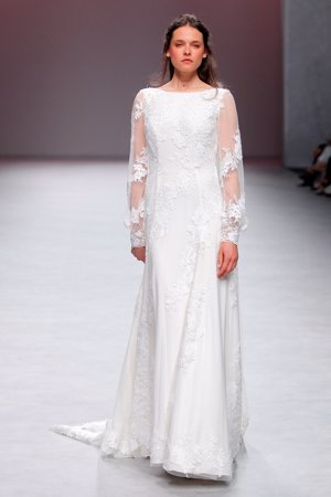 María Salas arrasa en la Valmont Barcelona Bridal Fashion Week