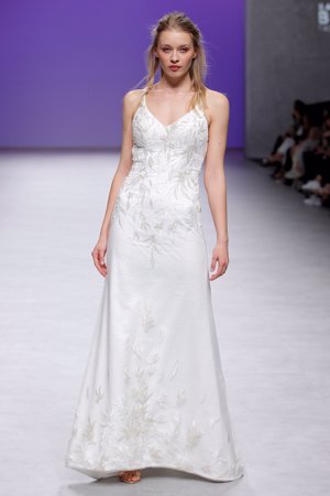 María Salas arrasa en la Valmont Barcelona Bridal Fashion Week