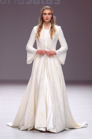 María Salas arrasa en la Valmont Barcelona Bridal Fashion Week