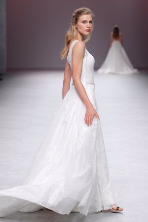 María Salas arrasa en la Valmont Barcelona Bridal Fashion Week