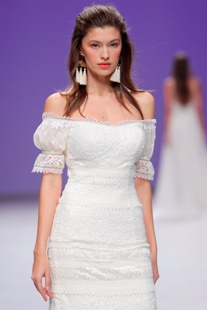 María Salas arrasa en la Valmont Barcelona Bridal Fashion Week