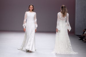 María Salas arrasa en la Valmont Barcelona Bridal Fashion Week