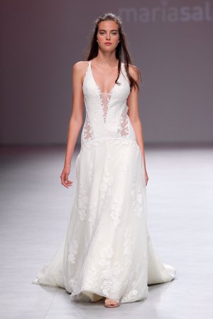 María Salas arrasa en la Valmont Barcelona Bridal Fashion Week