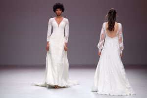 María Salas arrasa en la Valmont Barcelona Bridal Fashion Week