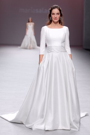 María Salas arrasa en la Valmont Barcelona Bridal Fashion Week